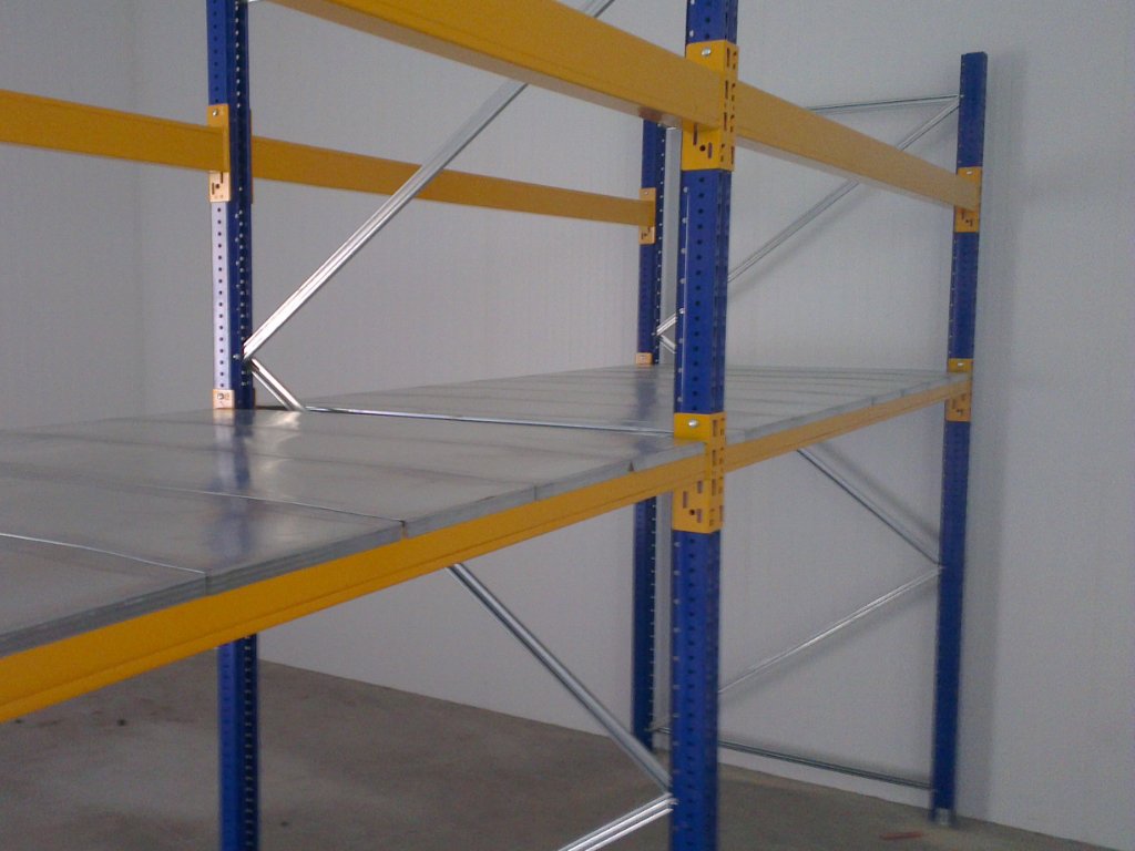 Longspan metal shelving Longspan metal shelving